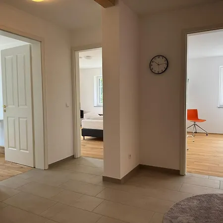 Grosszuegige Ferienwohnung Nahe Biberach & Laupheim Bis Zu 7 Gaeste דירה