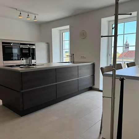 Grosszuegige Ferienwohnung Nahe Biberach & Laupheim Bis Zu 7 Gaeste דירה Schemmerhofen