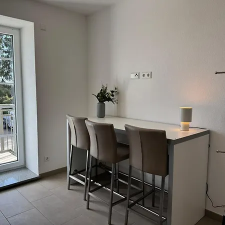 Grosszuegige Ferienwohnung Nahe Biberach & Laupheim Bis Zu 7 Gaeste דירה Schemmerhofen
